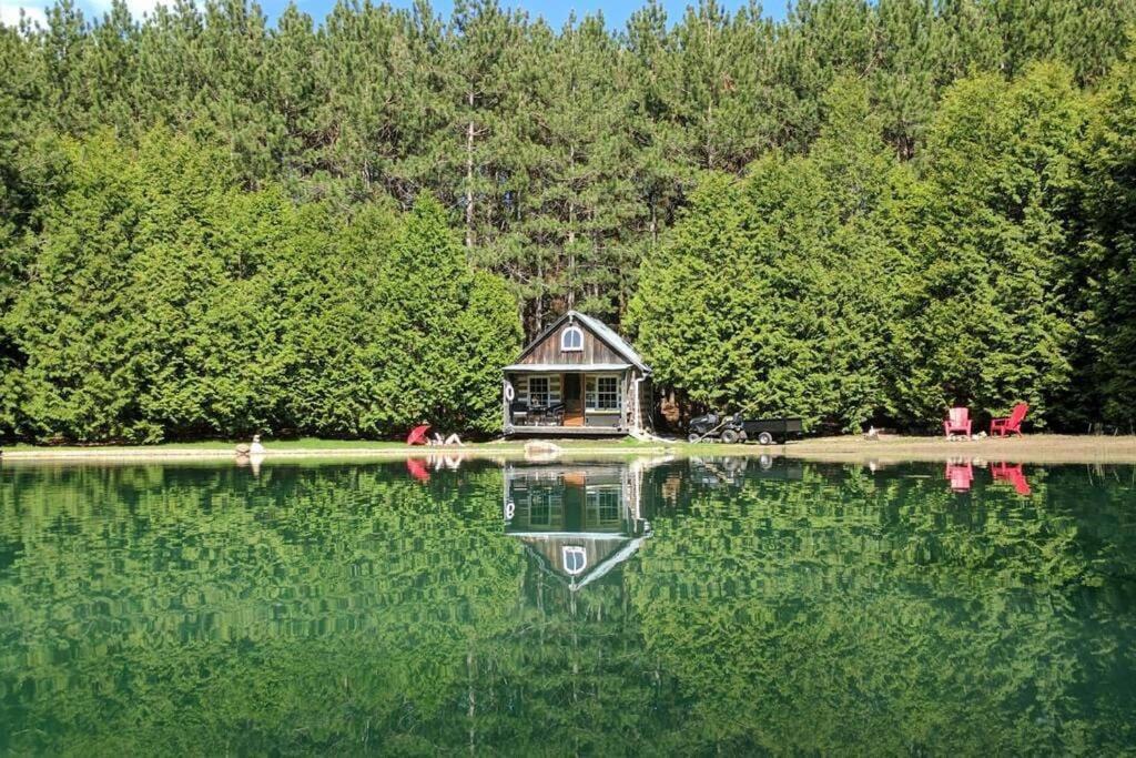 A Rustic Cabin In The Woods Orangeville Exterior photo
