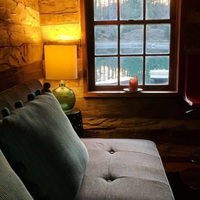 A Rustic Cabin In The Woods Orangeville Exterior photo